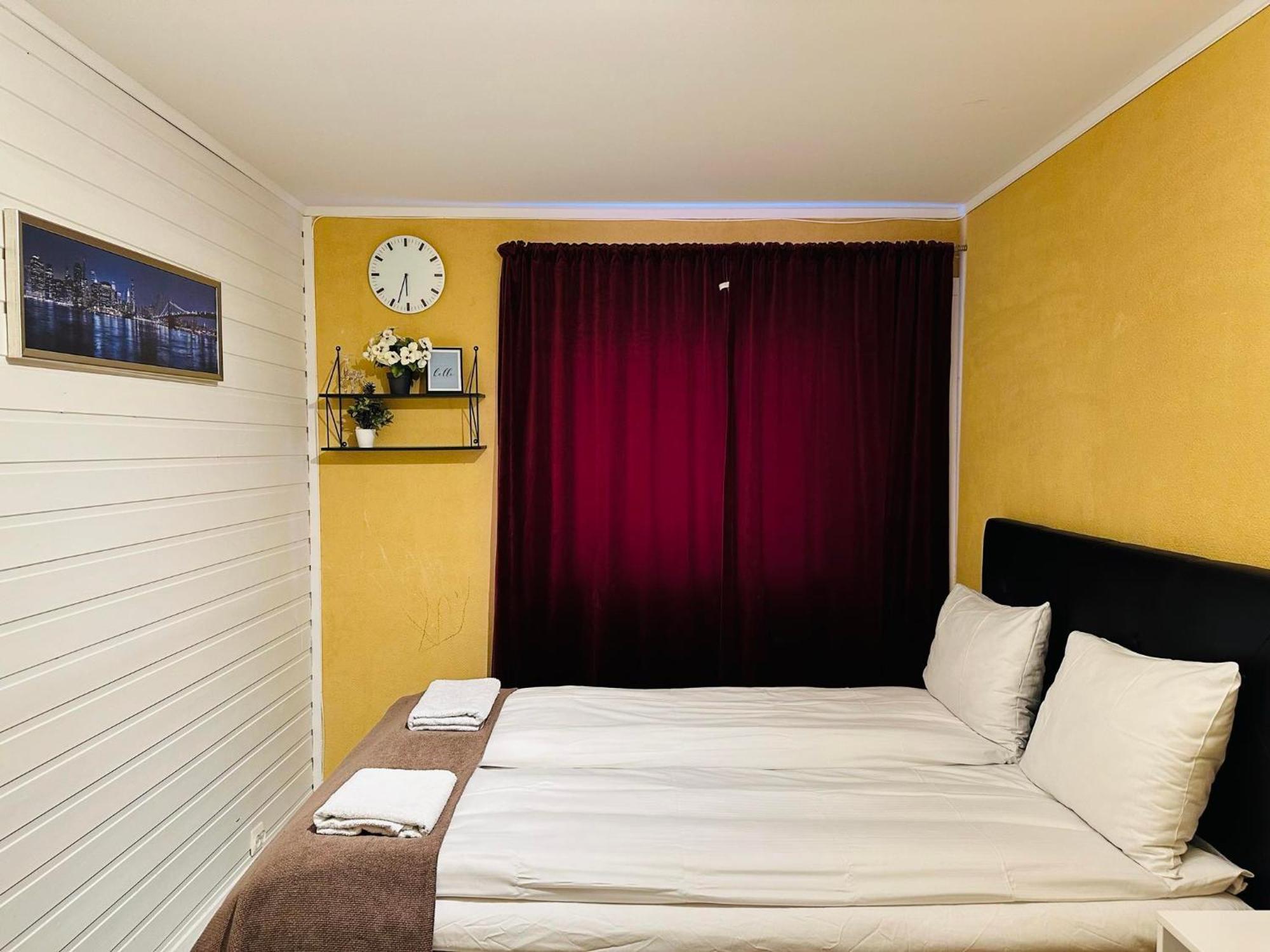 Miracle Tromso, Cozy Double Bed Private Room In A Shared Apartment With Stunning Tromso Views المظهر الخارجي الصورة